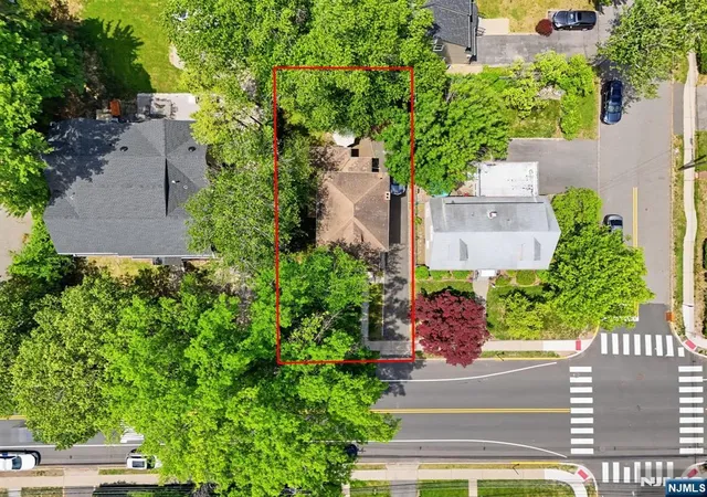 Homes for sale in Verona, NJ | 112 Grove Ave, Verona, NJ 07044 | MLS# 26023459