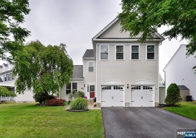 Homes for sale in Hackettstown, NJ | 88 Watch Hill Rd, Hackettstown, NJ 07840 | MLS# 26023460
