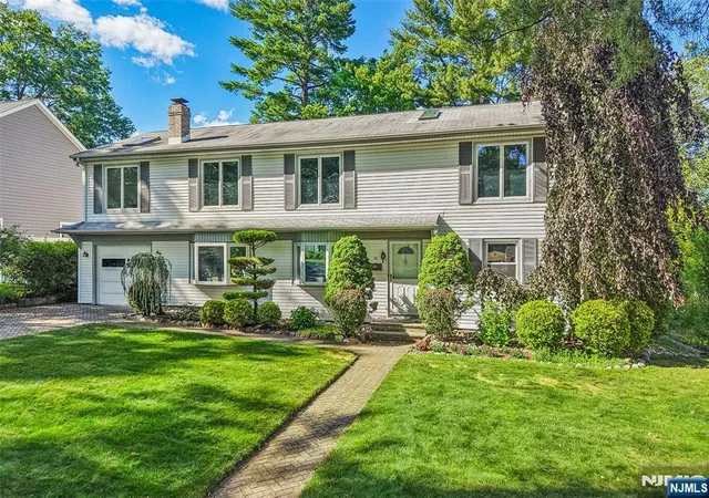 Homes for sale in Paramus, NJ | 181 Behnke Ave, Paramus, NJ 07652 | MLS# 26023468