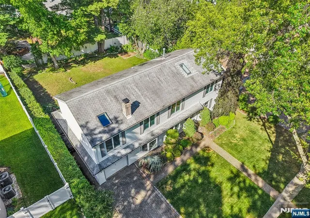 Homes for sale in Paramus, NJ | 181 Behnke Ave, Paramus, NJ 07652 | MLS# 26023468