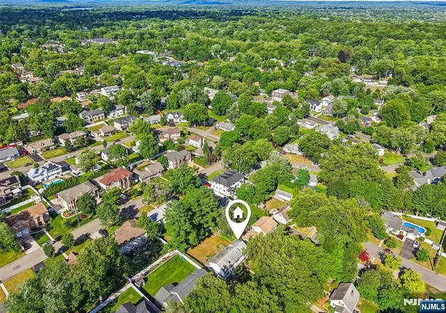 Homes for sale in Paramus, NJ | 181 Behnke Ave, Paramus, NJ 07652 | MLS# 26023468