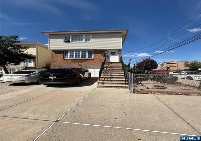 Homes for sale in Kearny, NJ | 89 Bergen Ave, Kearny, NJ 07032 | MLS# 26023499