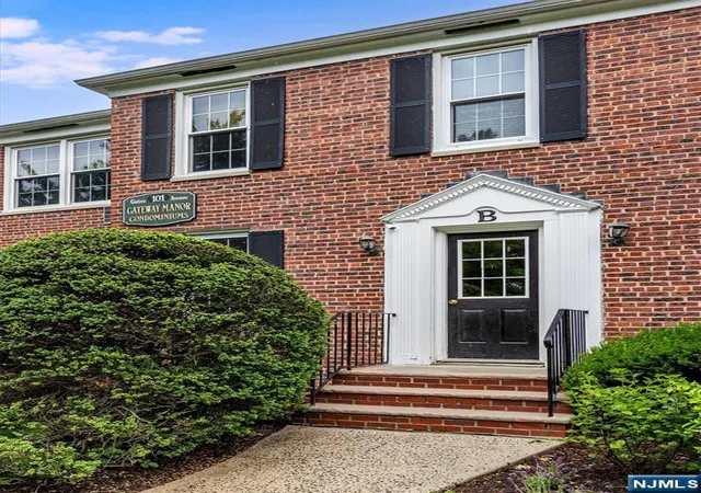 Homes for sale in Montclair, NJ | 101 Gates Ave #B4, Montclair, NJ 07042 | MLS# 26023519