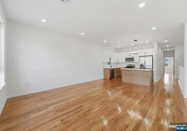 Homes for sale in Newark, NJ | 26 Parkhurst St, Newark, NJ 07114 | MLS# 26023541
