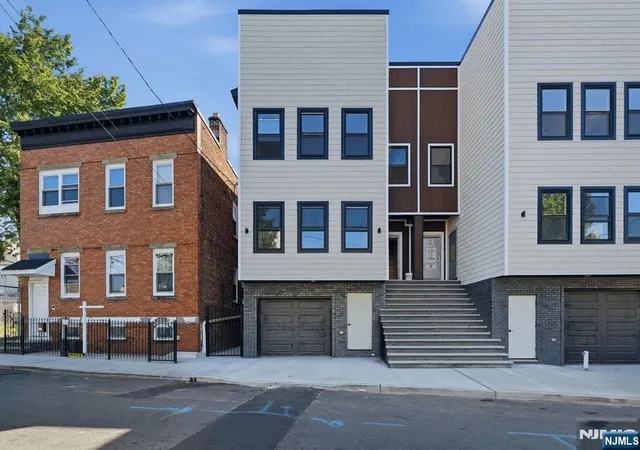 Homes for sale in Newark, NJ | 26 Parkhurst St, Newark, NJ 07114 | MLS# 26023541