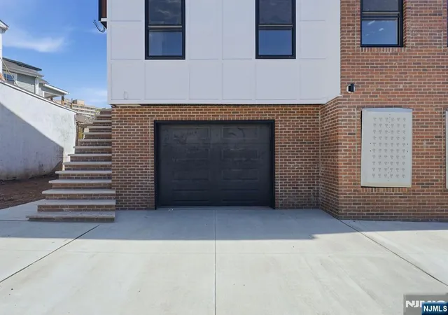 2nd image of 36 Parkhurst St, Newark, NJ 07114 | MLS# 26023547