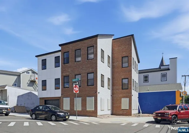 4th image of 36 Parkhurst St, Newark, NJ 07114 | MLS# 26023547