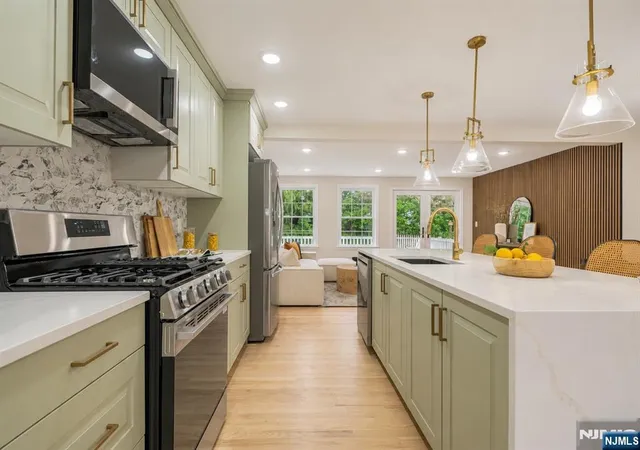 5th image of 21 Glannon Rd, Livingston, NJ 07039 | MLS# 26023568