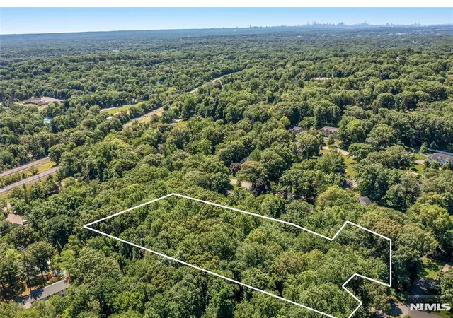 Homes for sale in Woodcliff Lake, NJ | 10 Deerfield Dr, Woodcliff Lake, NJ 07677 | MLS# 26023606