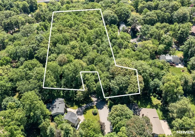 Homes for sale in Woodcliff Lake, NJ | 10 Deerfield Dr, Woodcliff Lake, NJ 07677 | MLS# 26023606
