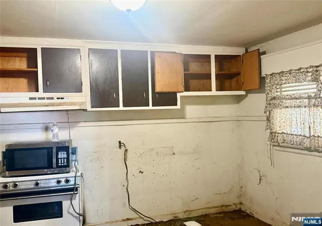 5th image of 72-74 Hanford St, Newark, NJ 07114 | MLS# 26023630