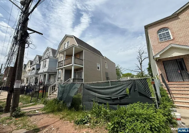 17th image of 519 16th St, Newark, NJ 07103 | MLS# 26023637