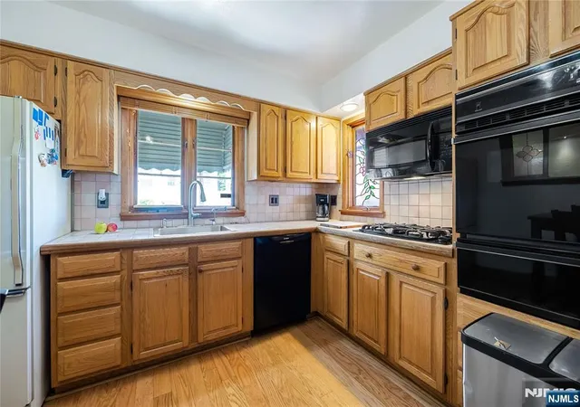 4th image of 102 Dewey Ave, Totowa, NJ 07512 | MLS# 26023654