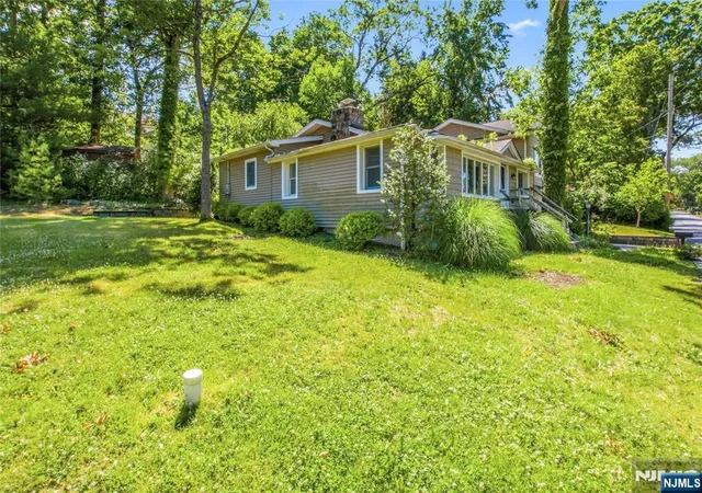 Photo 3 of Single family home for sale at 139 Mohawk Trl, Wayne, NJ 07470 | MLS# 26023659 | Listing updated on 2026-06-30