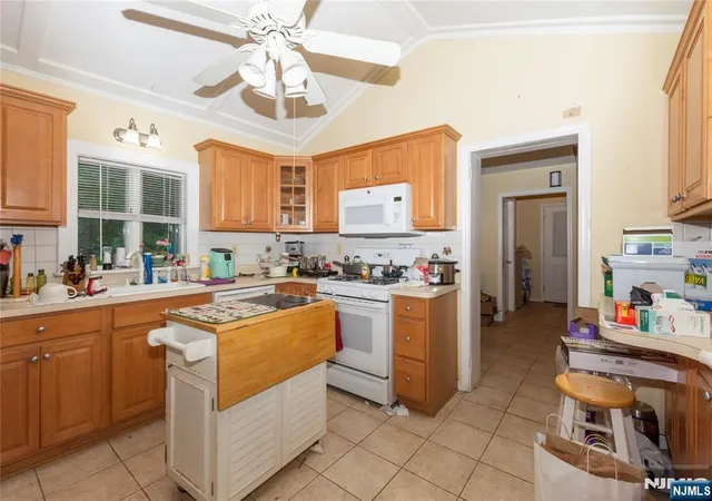 Photo 4 of Single family home for sale at 139 Mohawk Trl, Wayne, NJ 07470 | MLS# 26023659 | Listing updated on 2026-06-30
