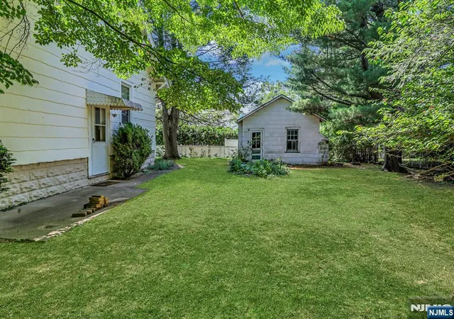 Homes for sale in New Milford, NJ | 122 Washington Ave, New Milford, NJ 07646 | MLS# 26023664