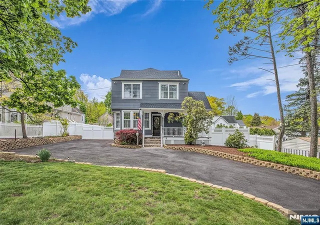 Homes for sale in Little Falls, NJ | 152 Long Hill Rd, Little Falls, NJ 07424 | MLS# 26023677