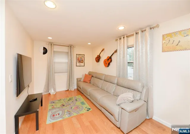 Homes for sale in Fair Lawn, NJ | 3-21 27Th St, Fair Lawn, NJ 07410 | MLS# 26023692