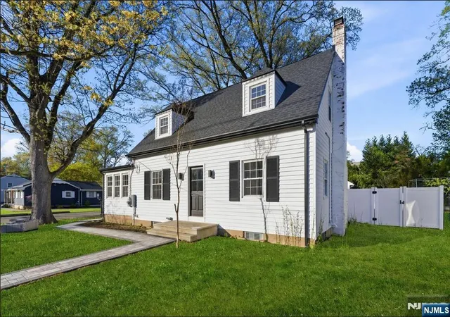 Homes for sale in Wyckoff, NJ | 224 Godwin Ave, Wyckoff, NJ 07481 | MLS# 26023695