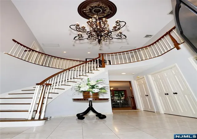 Homes for sale in Franklin Lakes, NJ | 252 Bayberry Ln, Franklin Lakes, NJ 07417 | MLS# 26023708