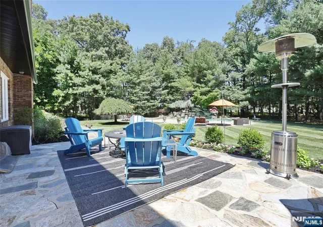 Homes for sale in Franklin Lakes, NJ | 252 Bayberry Ln, Franklin Lakes, NJ 07417 | MLS# 26023708