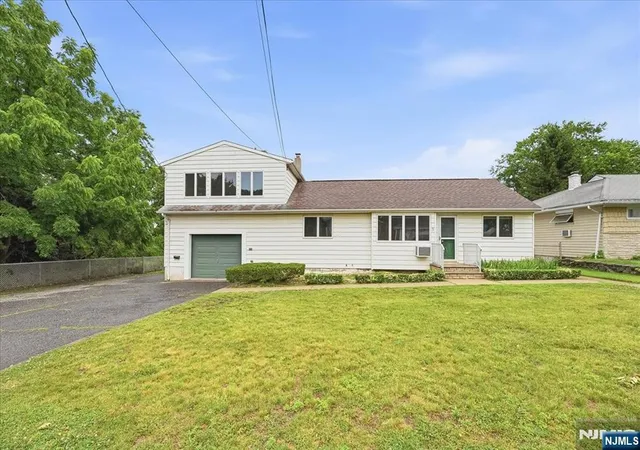 Homes for sale in Wallington, NJ | 5 Lexington Ave, Wallington, NJ 07057 | MLS# 26023726