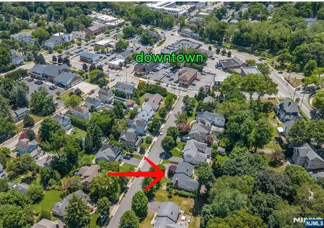 Homes for sale in Ho Ho Kus, NJ | 23 Carlton Ave, Ho Ho Kus, NJ 07423 | MLS# 26023743