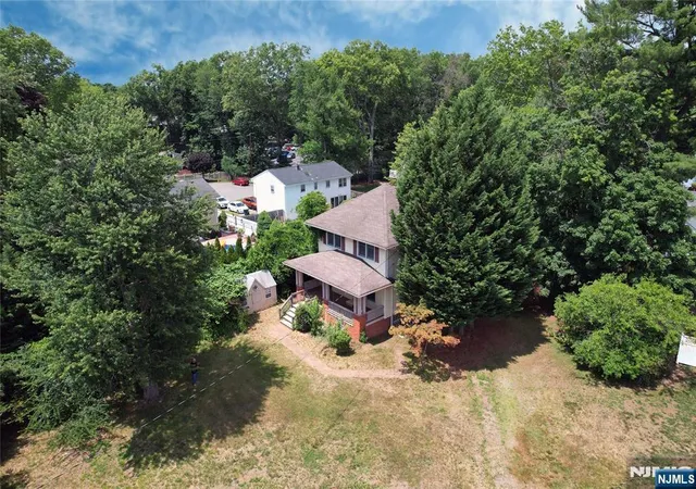 2nd image of 8 Brian Ct, Pequannock Township, NJ 07440 | MLS# 26023763