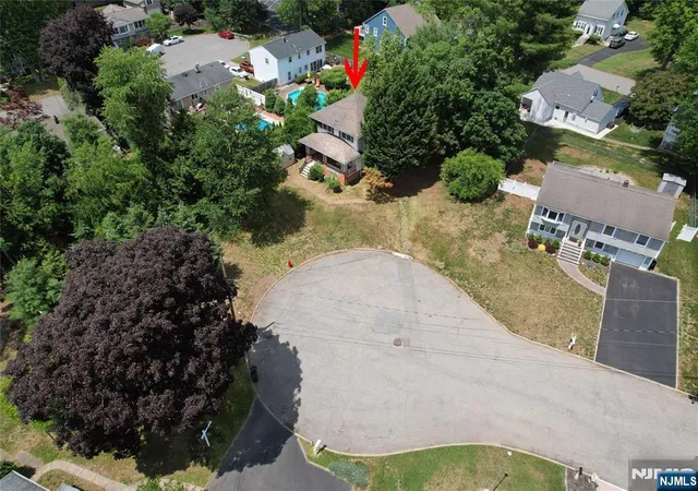Homes for sale in Pequannock Township, NJ | 8 Brian Ct, Pequannock Township, NJ 07440 | MLS# 26023763
