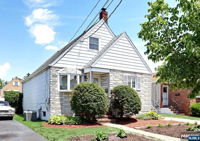 32nd image of 140 Carlyle Ct, Carlstadt, NJ 07072 | MLS# 26023765
