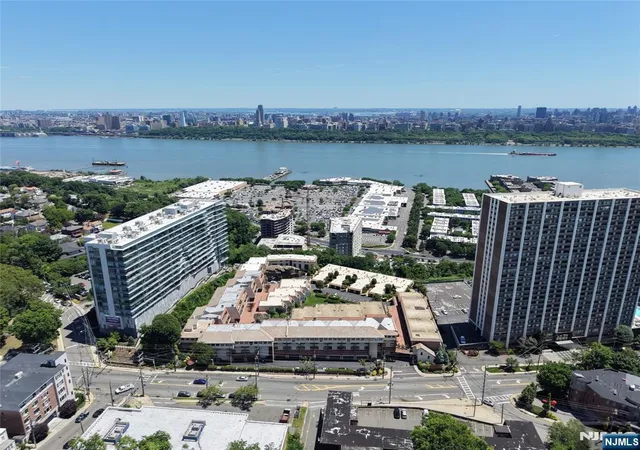 Homes for sale in Cliffside Park, NJ | 300 Gorge Rd #2, Cliffside Park, NJ 07010 | MLS# 26023767