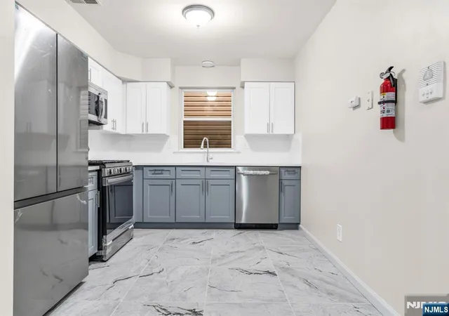 3rd image of 285 6Th St, Newark, NJ 07103 | MLS# 26023769