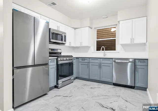 4th image of 285 6Th St, Newark, NJ 07103 | MLS# 26023769