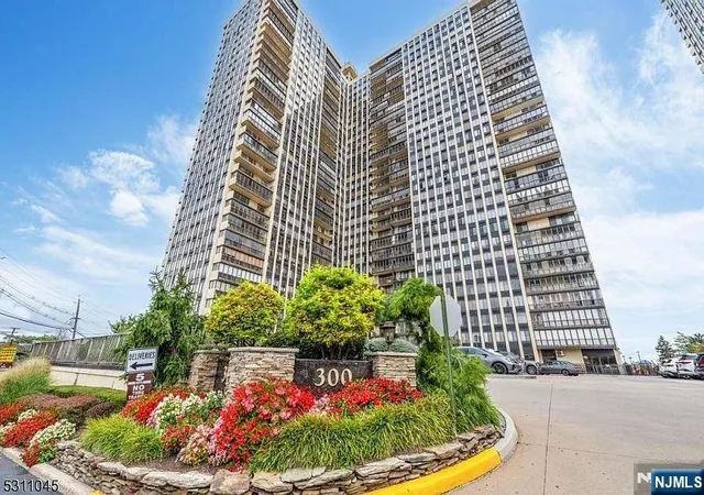 Homes for sale in Cliffside Park, NJ | 300 Winston Dr #C3111, Cliffside Park, NJ 07010 | MLS# 26023770