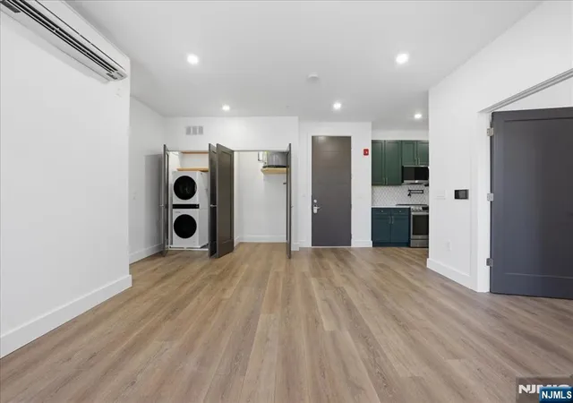 3rd image of 21 Lincoln #101, Newark, NJ 07102 | MLS# 26023779