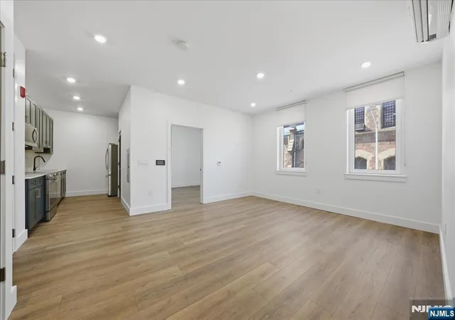4th image of 21 Lincoln #101, Newark, NJ 07102 | MLS# 26023779
