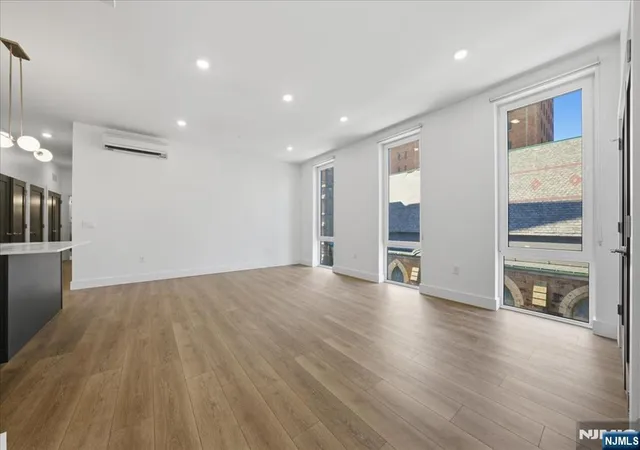2nd image of 21 Lincoln #302, Newark, NJ 07102 | MLS# 26023793