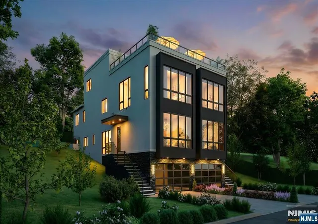 Homes for sale in Edgewater, NJ | 392 Undercliff Ave #1, Edgewater, NJ 07020 | MLS# 26023804