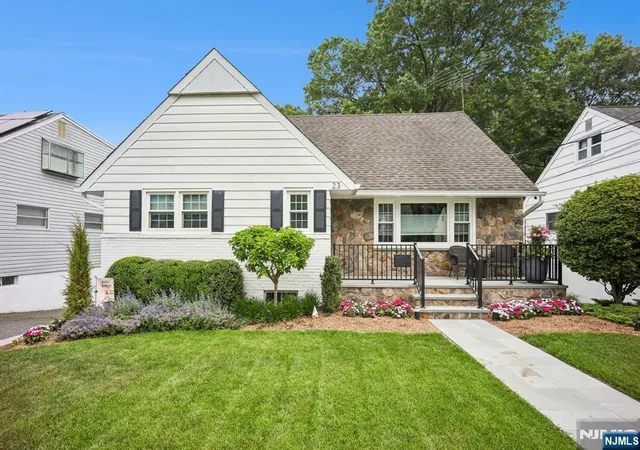Homes for sale in Bloomfield, NJ | 23 Andover Pl, Bloomfield, NJ 07003 | MLS# 26023817