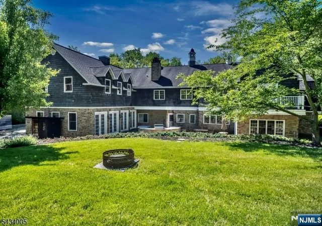 Photo 4 of Single family home for sale at 3 Laurel Ln, Chester, NJ 07930 | MLS# 26023828 | Listing updated on 2026-07-26