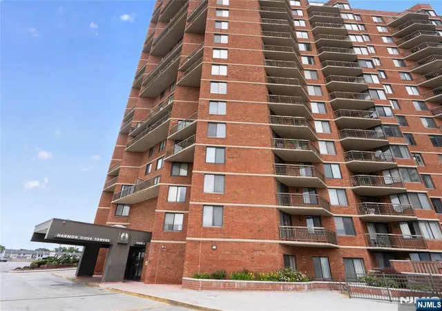 Homes for sale in Secaucus, NJ | 1020 Harmon Cove Tower, Secaucus, NJ 07094 | Houzeo