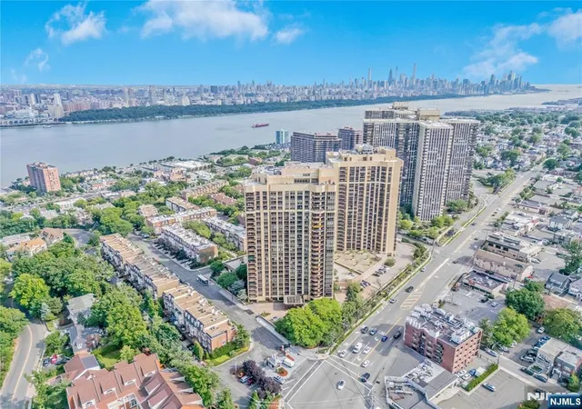 Homes for sale in Fort Lee, NJ | 900 Palisade Ave #17C, Fort Lee, NJ 07024 | MLS# 26023882