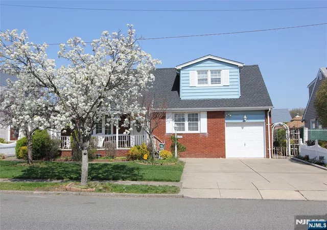 Homes for sale in Elmwood Park, NJ | 183 Lee St, Elmwood Park, NJ 07407 | MLS# 26023887
