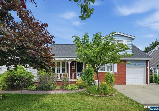 Homes for sale in Elmwood Park, NJ | 183 Lee St, Elmwood Park, NJ 07407 | MLS# 26023887