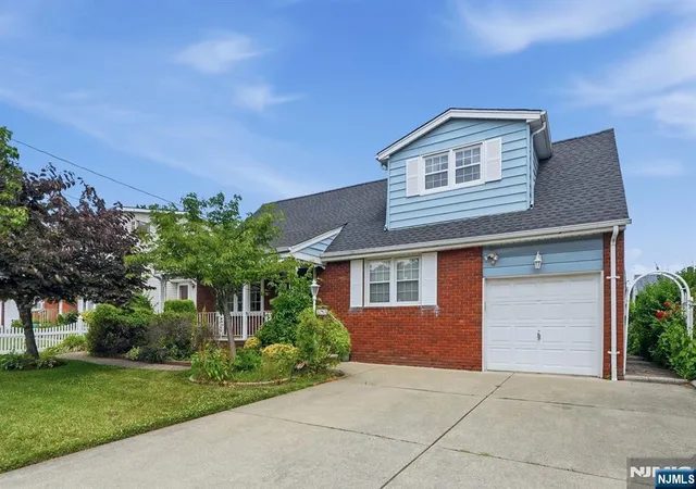 Homes for sale in Elmwood Park, NJ | 183 Lee St, Elmwood Park, NJ 07407 | MLS# 26023887