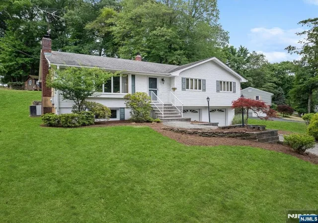3rd image of 641 Antrim Rd, River Vale, NJ 07675 | MLS# 26023894