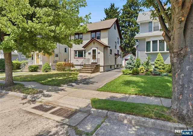 Homes for sale in Teaneck, NJ | 611 Maple Ave, Teaneck, NJ 07666 | MLS# 26023900