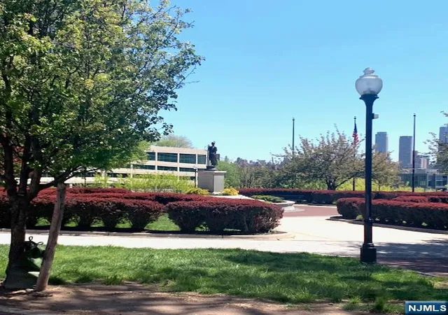 image of 4905 Park Ave, Union City, NJ 07087