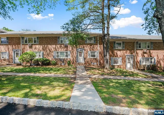 1st image of 41 Wedgewood Dr #118, Verona, NJ 07044 | MLS# 26023929