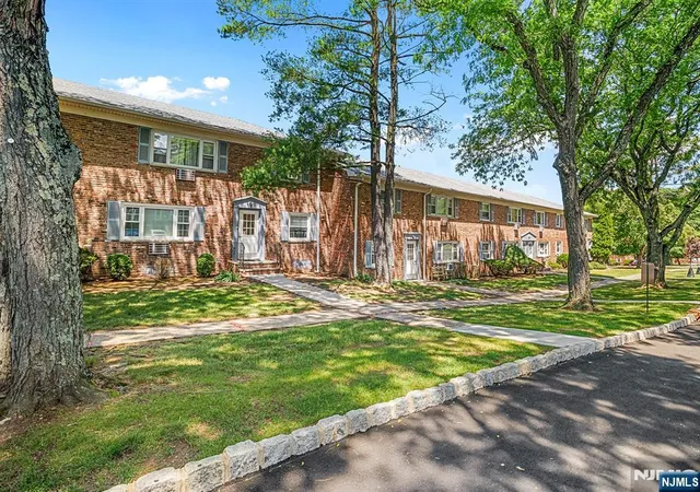 2nd image of 41 Wedgewood Dr #118, Verona, NJ 07044 | MLS# 26023929